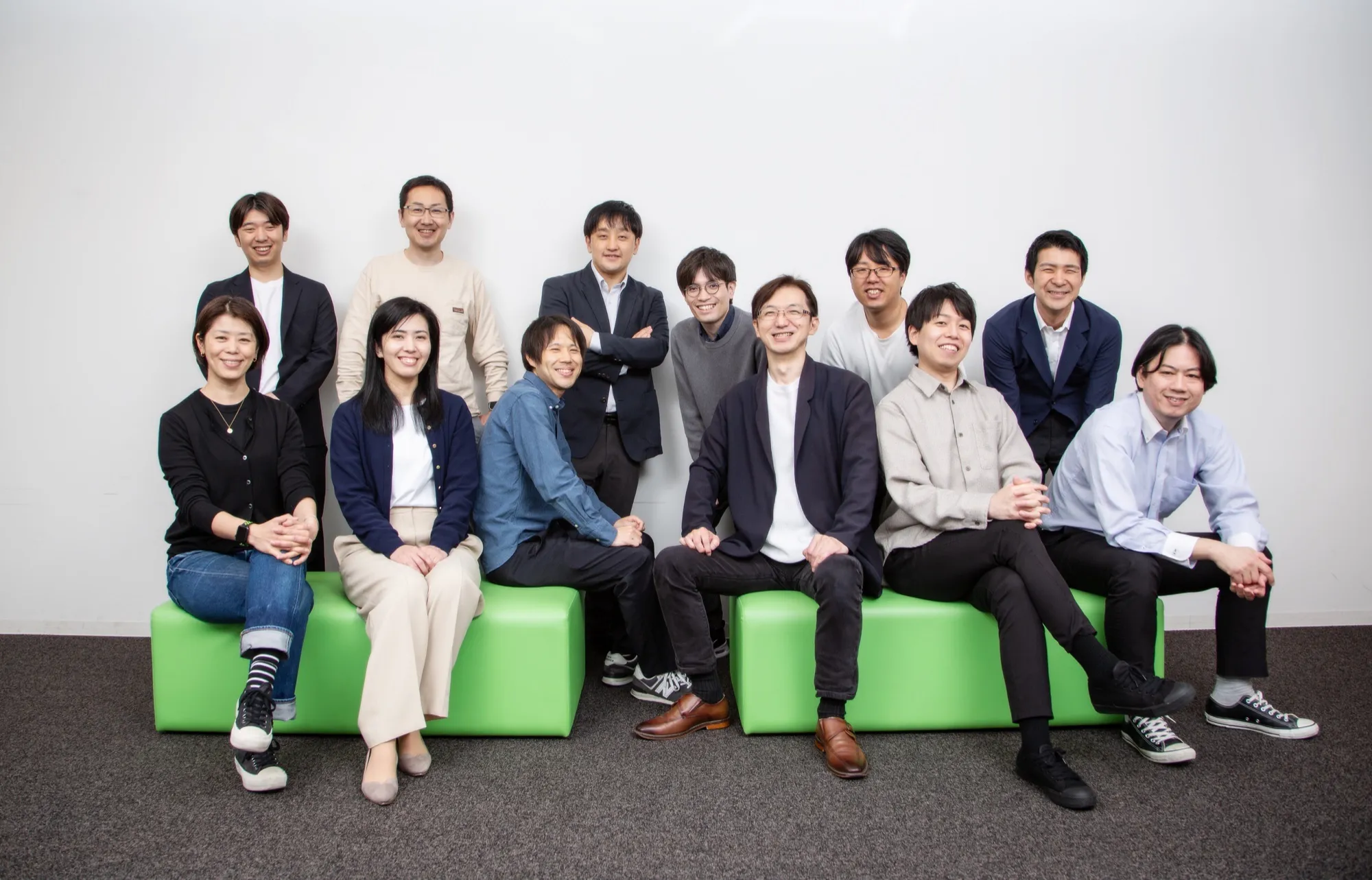 オフィスで撮影した BuddyBoard のメンバーの集合写真